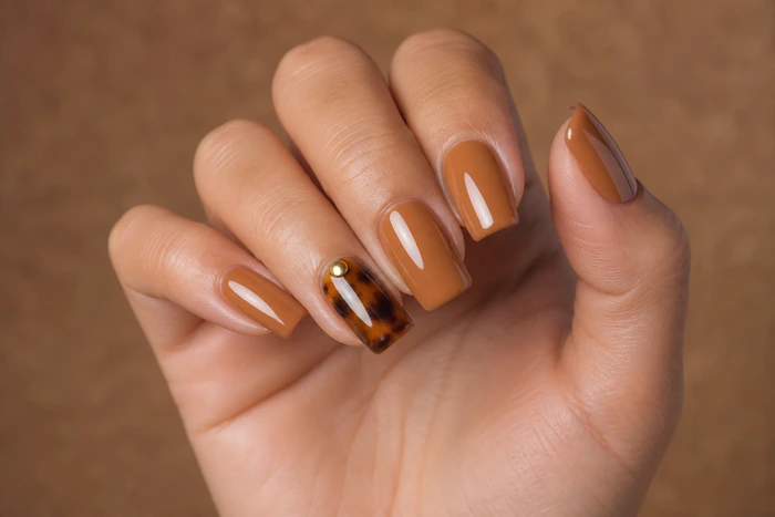 Caramel square November nails with tortoiseshell cuticle accent