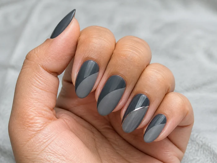 Smoky gray almond nails with matte gloss split