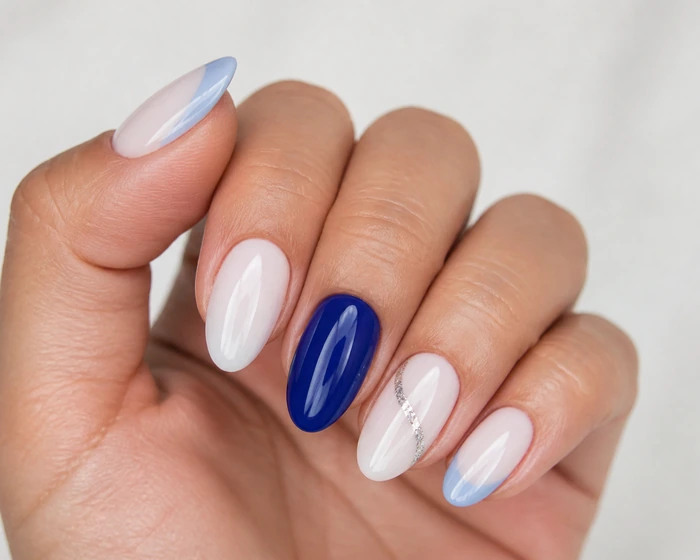 White and sapphire blue winter nails