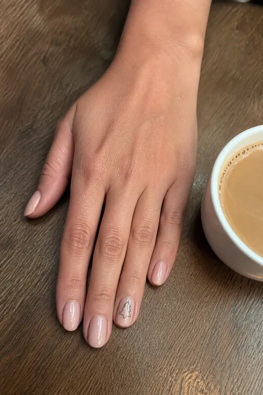 Minimal Tree Outline Christmas nail art