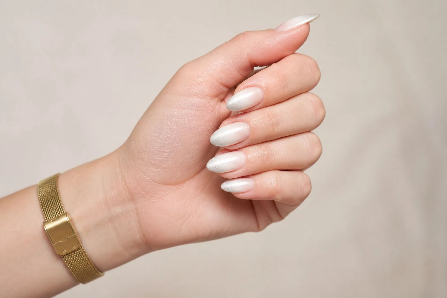 White to Silver Ombré white Christmas nails