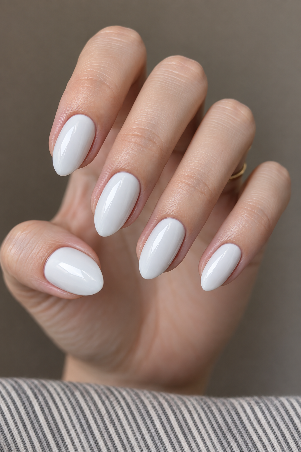 White almond set
