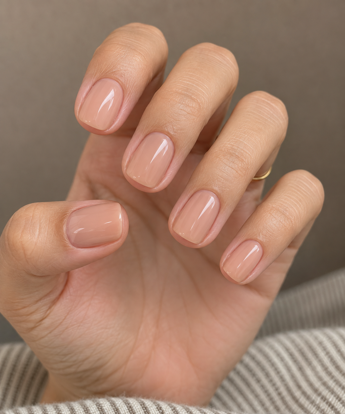 Short vacation nails