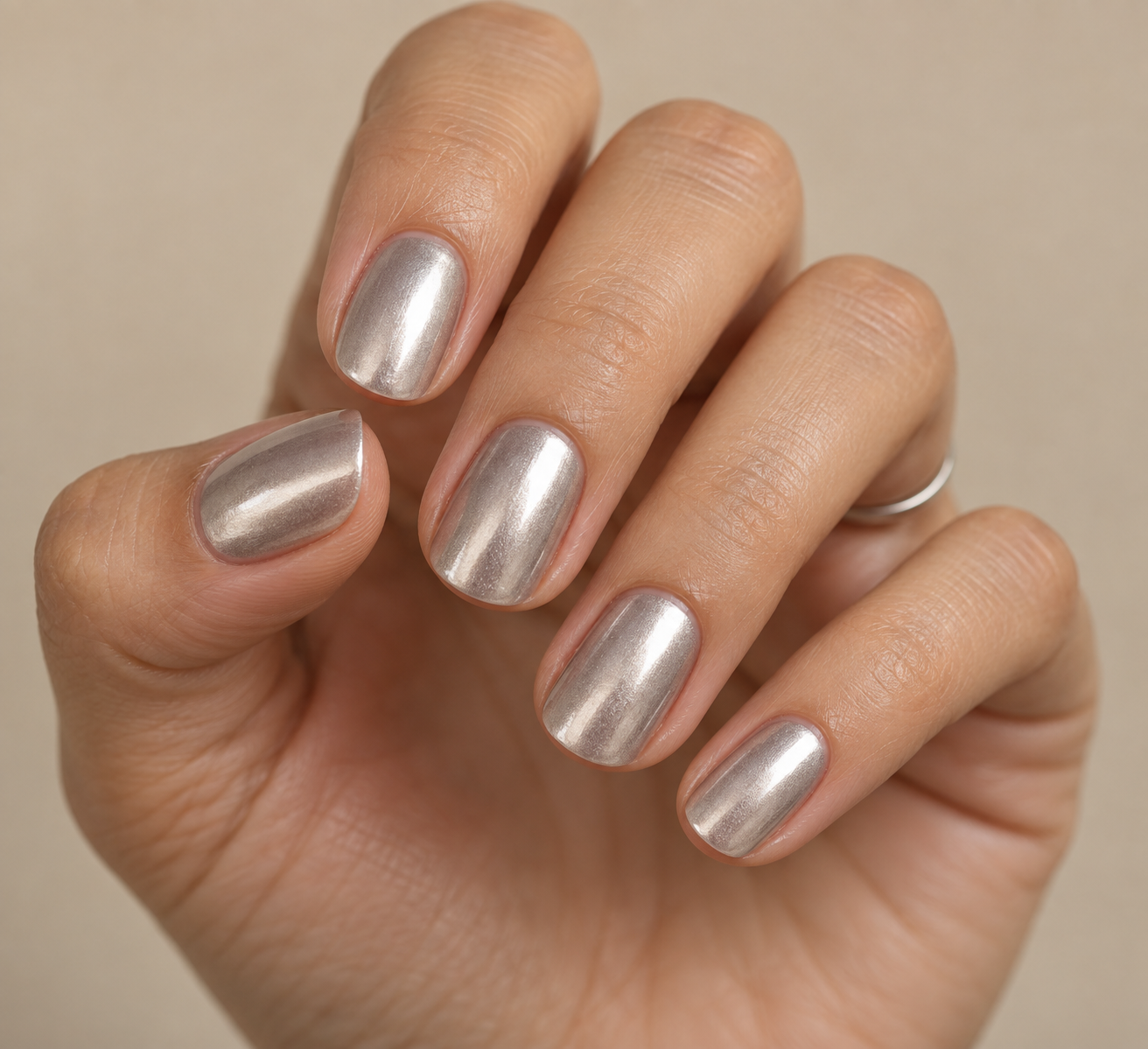 Chrome manicure