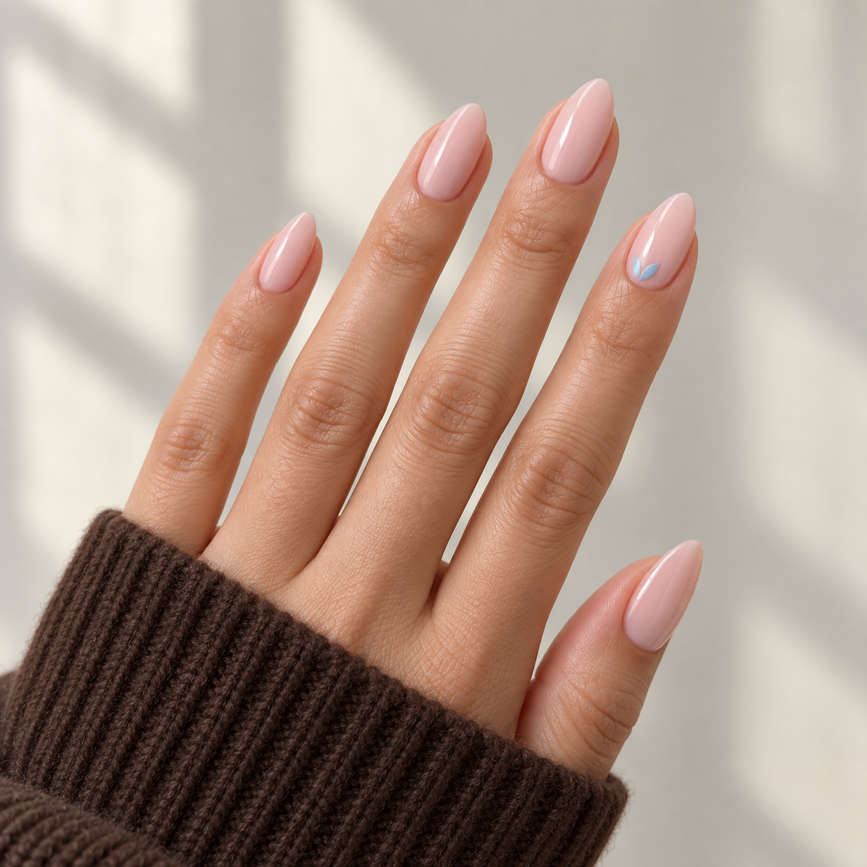 Cute detail almond nails