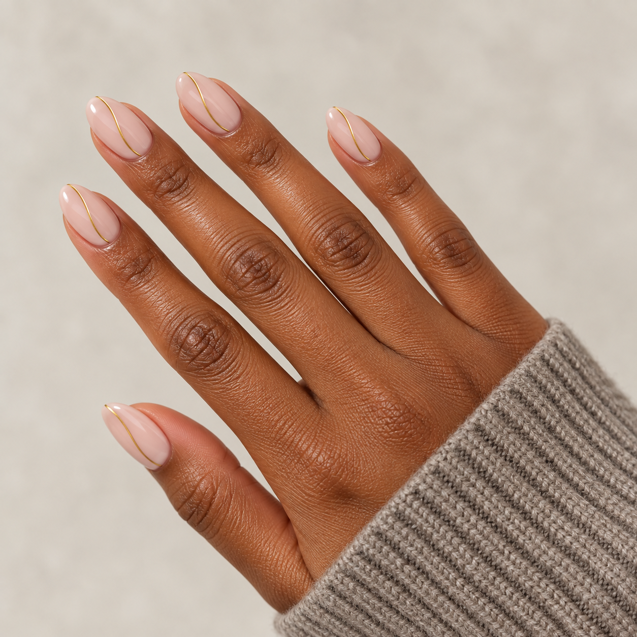 Graduation gold detail nails
